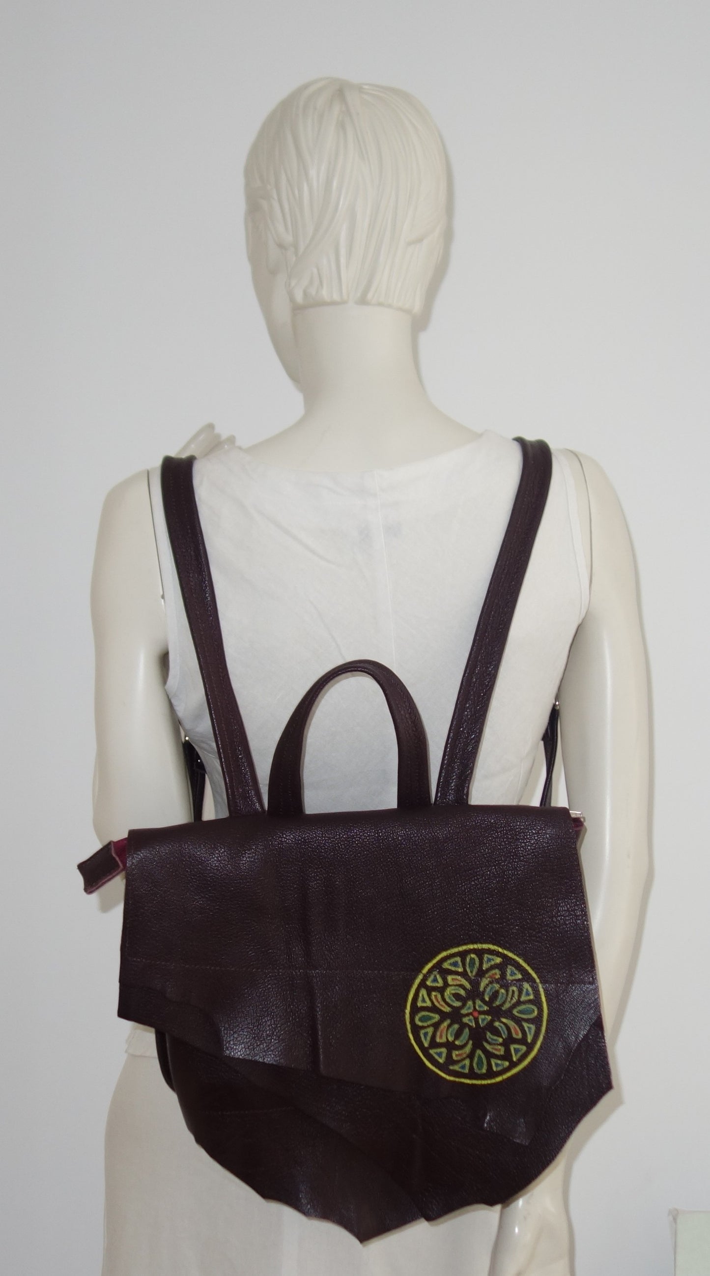 RUCSAC DE PIELE NATURALA MANDALA