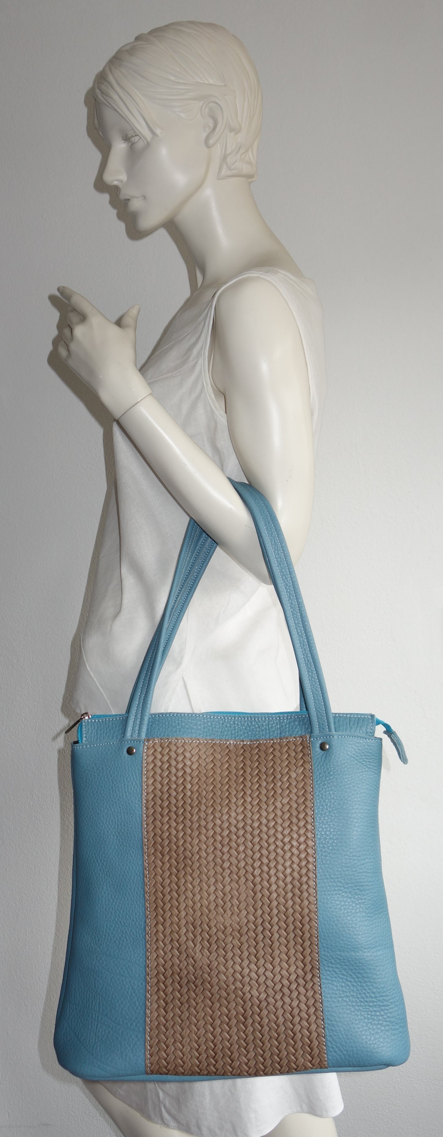 POSETA DE PIELE NATURALA AZURE WEAVE